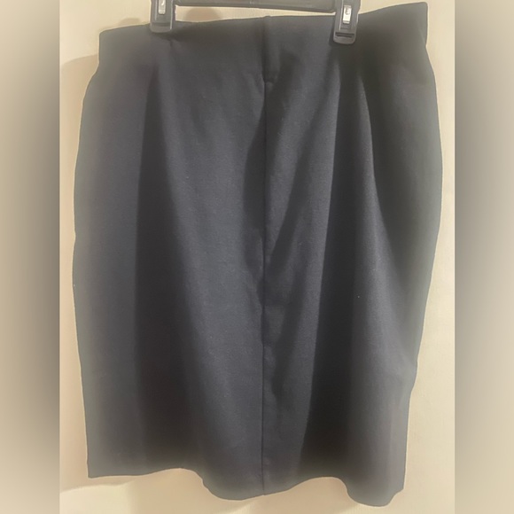 Old Navy Dresses & Skirts - Black A line skirt